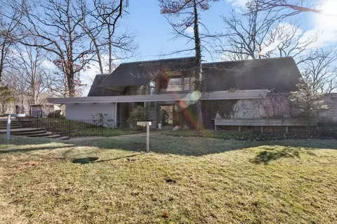 385 Greenwood Ave, Lake Forest, IL 60045