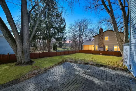 1120 E Hawthorne Blvd, Wheaton, IL 60187 photo 9
