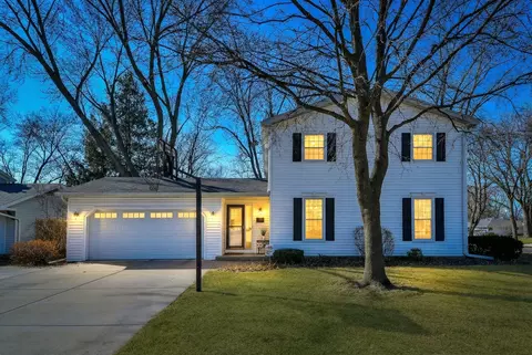 1120 E Hawthorne Blvd, Wheaton, IL 60187 photo 4