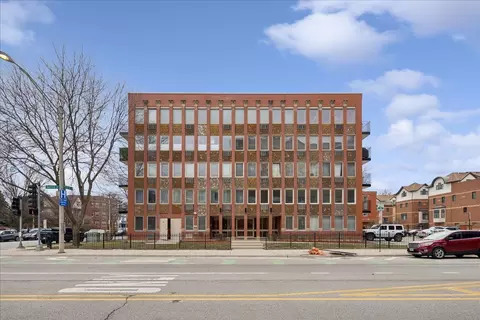 1041 Susan Collins Ln #203, Oak Park, IL 60302