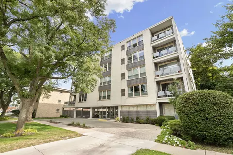 1535 Park Ave #304, River Forest, IL 60305