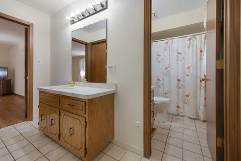 Bath - Undisclosed, Mokena, IL 60448 photo 2 of 4