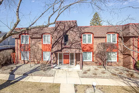 8620 W 95th St #1A2, Hickory Hills, IL 60457