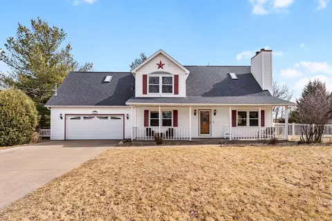 8507 51st Street Ct, Coal Valley, IL 61240