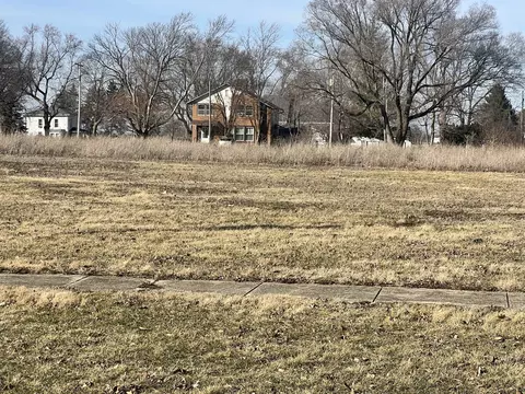 329 E 5th Ave, Rankin, IL 60960