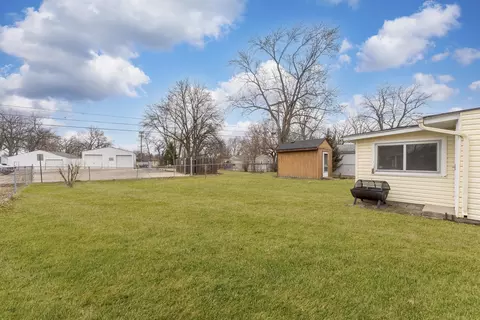 Exterior - 12 E Pine St, Streamwood, IL 60107 photo 2 of 2