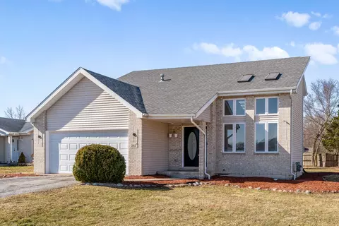 262 Lakeview Ct, Steger, IL 60475