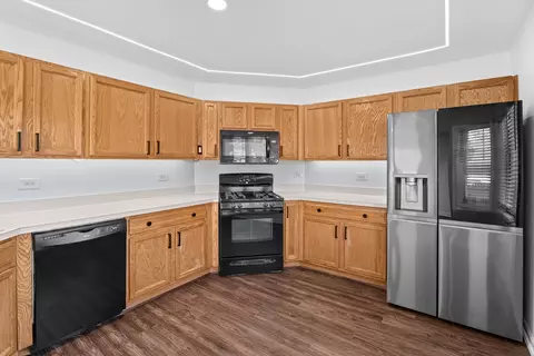 Kitchen - 262 Lakeview Ct, Steger, IL 60475 photo 3 of 3