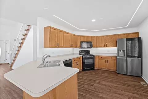 Kitchen - 262 Lakeview Ct, Steger, IL 60475 photo 1 of 3