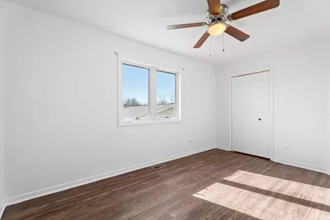 Bedroom - 262 Lakeview Ct, Steger, IL 60475 photo 4 of 6