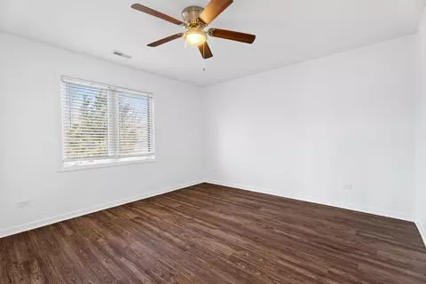 Bedroom - 262 Lakeview Ct, Steger, IL 60475 photo 5 of 6