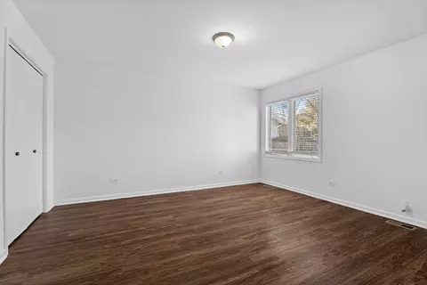 Bedroom - 262 Lakeview Ct, Steger, IL 60475 photo 1 of 6
