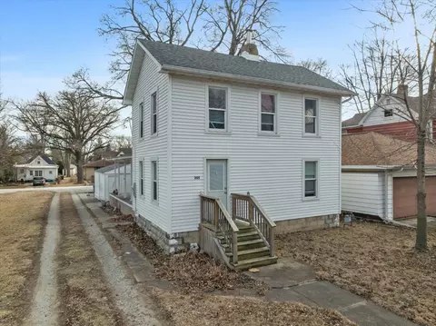 205 E Oak St, Fairbury, IL 61739