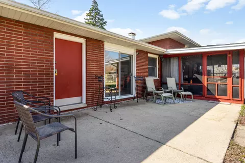 Exterior - 17541 Maple Ave, Lansing, IL 60438 photo 4 of 6