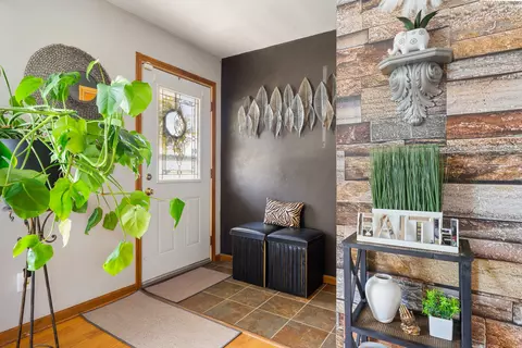 Entry Way - 17541 Maple Ave, Lansing, IL 60438 photo 1 of 2