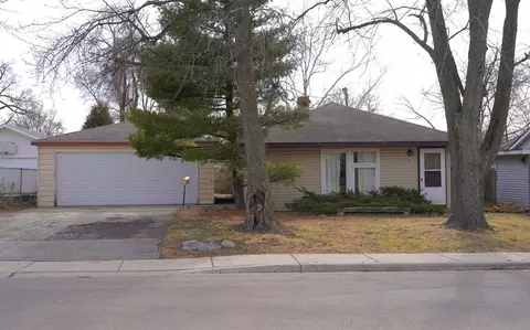 19 Helm Rd, Carpentersville, IL 60110