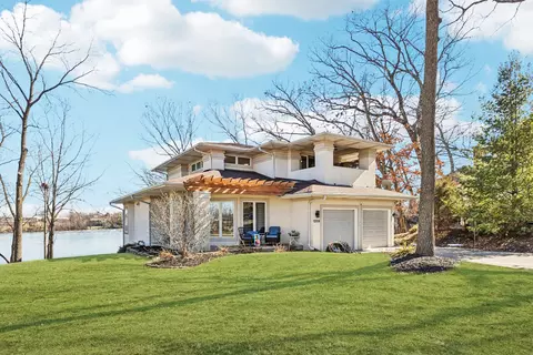1209 Bayshore Dr, Antioch, IL 60002