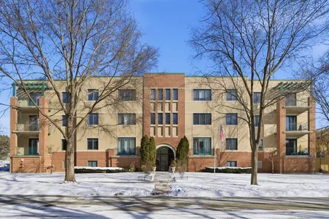 115 N Clifton Ave #103, Park Ridge, IL 60068