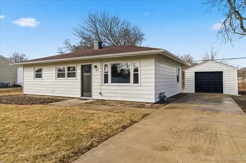 1401 Seminole Dr, Ottawa, IL 61350