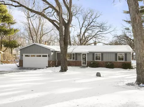 4907 Valerie Dr, Crystal Lake, IL 60014