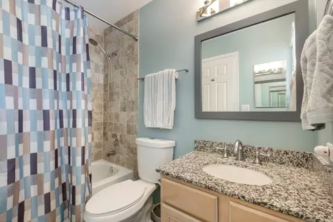Bath - 1307 Glengary Ct, Wheeling, IL 60090 photo 2 of 3