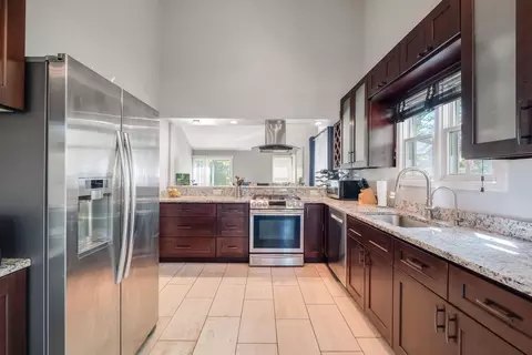 Kitchen - 1307 Glengary Ct, Wheeling, IL 60090 photo 2 of 3