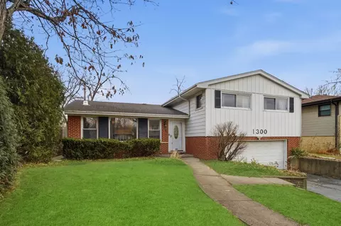 1300 Knollwood Rd, Deerfield, IL 60015