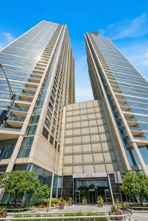 600 N Lake Shore Dr #2408, Chicago, IL 60611