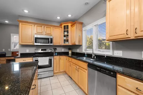 Kitchen - 408 Tombergs Dr, Eldridge, IA 52748 photo 4 of 6