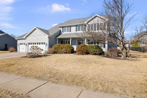 Exterior - 408 Tombergs Dr, Eldridge, IA 52748 photo 9 of 10