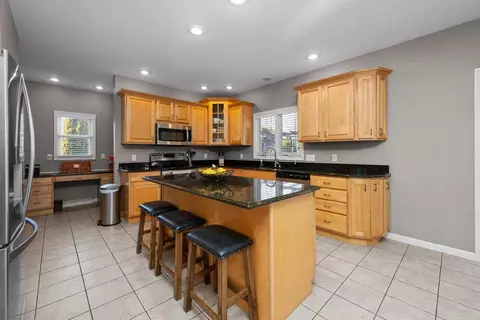 Kitchen - 408 Tombergs Dr, Eldridge, IA 52748 photo 2 of 6