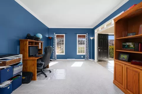 Entry Way - 408 Tombergs Dr, Eldridge, IA 52748 photo 4 of 6