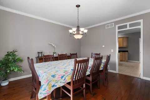 Dining - 408 Tombergs Dr, Eldridge, IA 52748 photo 2 of 3