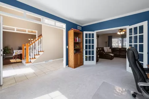 Entry Way - 408 Tombergs Dr, Eldridge, IA 52748 photo 5 of 6