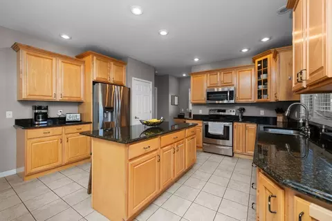 Kitchen - 408 Tombergs Dr, Eldridge, IA 52748 photo 3 of 6