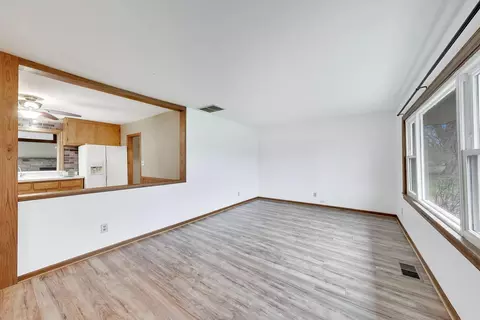 Living - 2917 Virginia Ave, Mchenry, IL 60050 photo 2 of 4