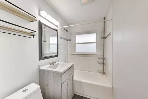 Bath - 2917 Virginia Ave, Mchenry, IL 60050 photo 1 of 1