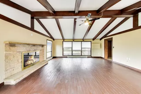 Living - 2917 Virginia Ave, Mchenry, IL 60050 photo 4 of 4