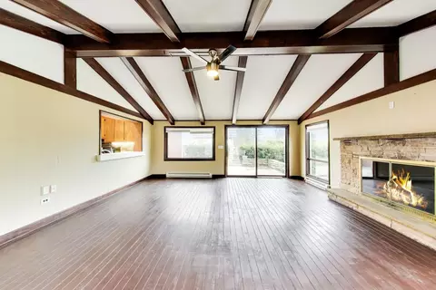 Living - 2917 Virginia Ave, Mchenry, IL 60050 photo 3 of 4