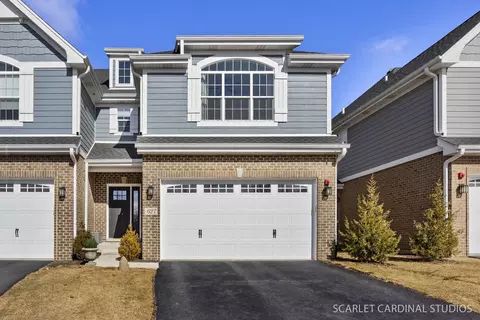 627 Bourbon Ct, Naperville, IL 60565