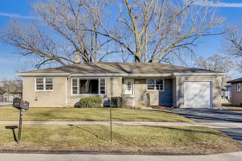 4 N405 2nd Ave, Addison, IL 60101