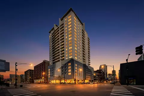 330 W Grand Ave #1204, Chicago, IL 60654