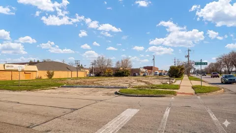 525 S Addison Rd, Addison, IL 60101