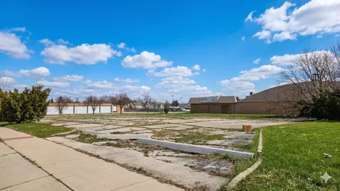 525 S Addison Rd, Addison, IL 60101 photo 6