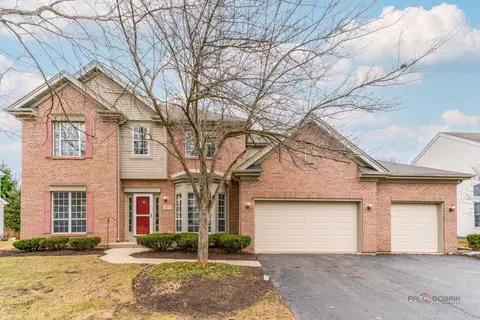 555 Meadowview Dr, Wauconda, IL 60084