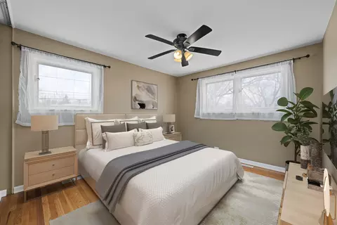 Bedroom - 324 Warren Rd, Glenview, IL 60025 photo 2 of 3