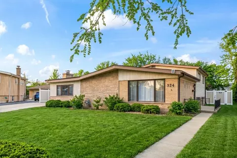 324 Warren Rd, Glenview, IL 60025