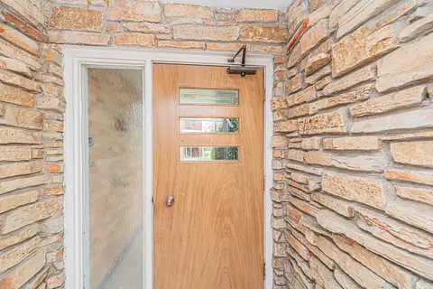 Entry Way - 1044 Willson Dr, Des Plaines, IL 60016 photo 1 of 2