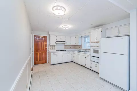 Kitchen - 1044 Willson Dr, Des Plaines, IL 60016 photo 3 of 3