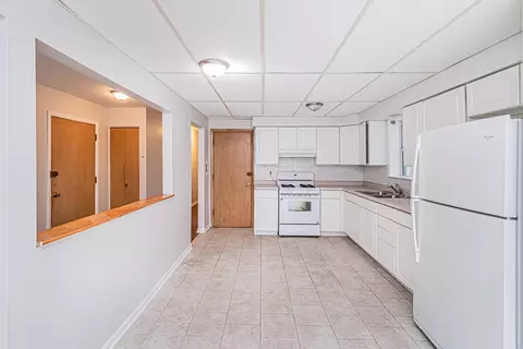 Kitchen - 1044 Willson Dr, Des Plaines, IL 60016 photo 1 of 3